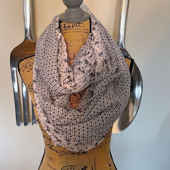 Thin infinity scarf. Floral - Picture 1 of 3